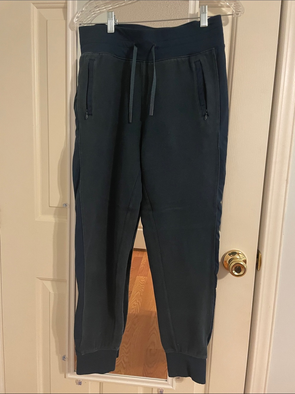 lululemon athletica women’s dark grey/ greenish Drawstring Joggers